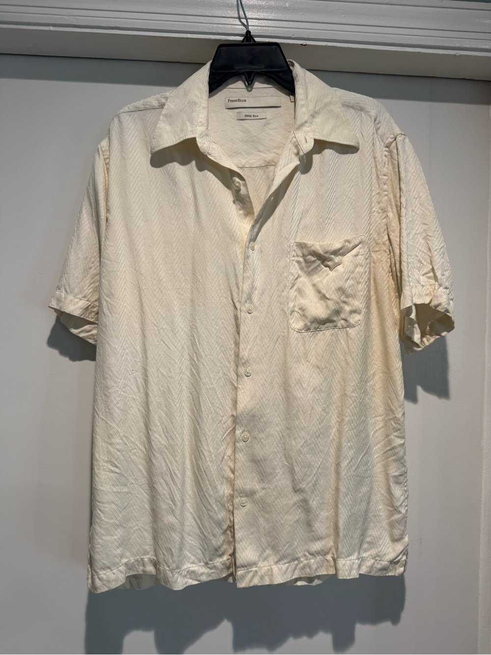 VTG Perry Ellis 100% Silk L Cream Button Down Shirt Mens Short Sleeve Textured